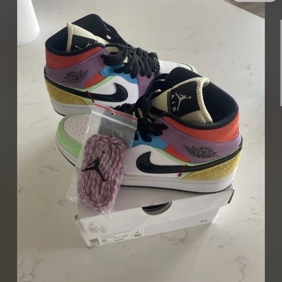 Jordan 1 Mid SE Multi-Color 2020 - Picture 2 of 2